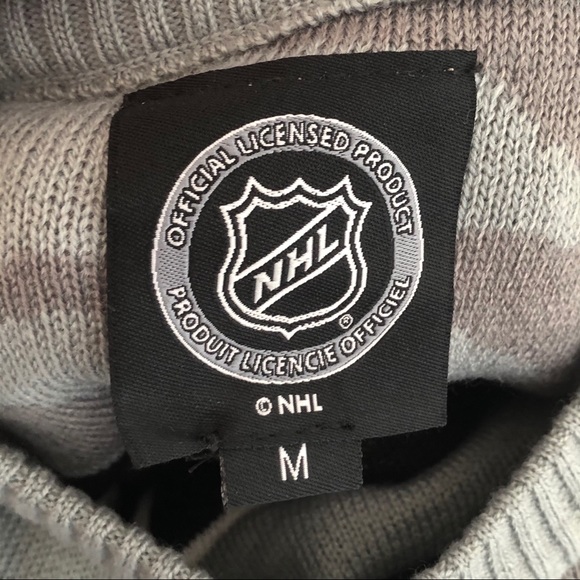 NHL LA Kings Glow in the Dark Black Sweater Med - Picture 6 of 9
